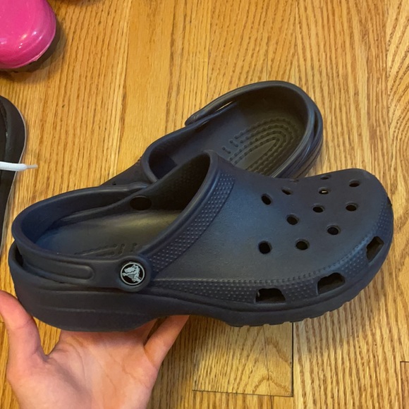 crocs size 7 9